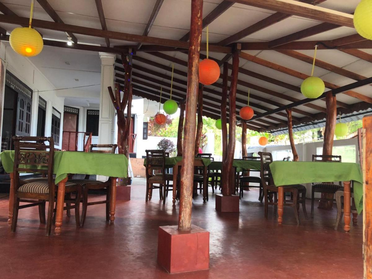 Rock Paradise Beach Hotel & Restaurent Tangalle Exteriér fotografie